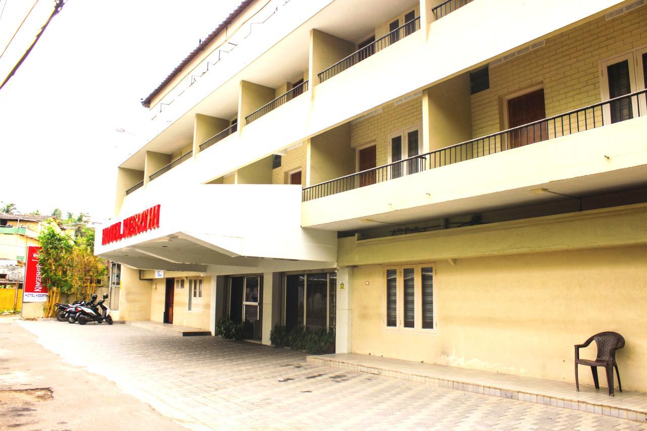 Keerthi Hotell Thiruvananthapuram Exteriör bild